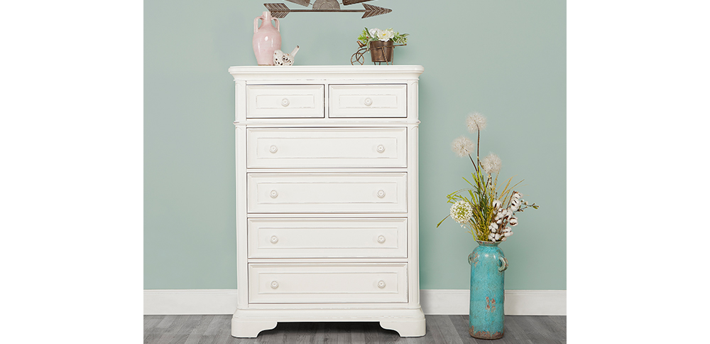 902_AWHITE_TallDresser_RmScene